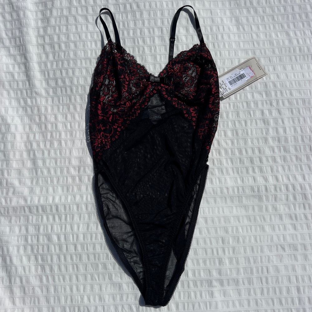 NWT VTG 80s Deadstock Cinema Etoile Black and Red Floral Lace Teddy, S